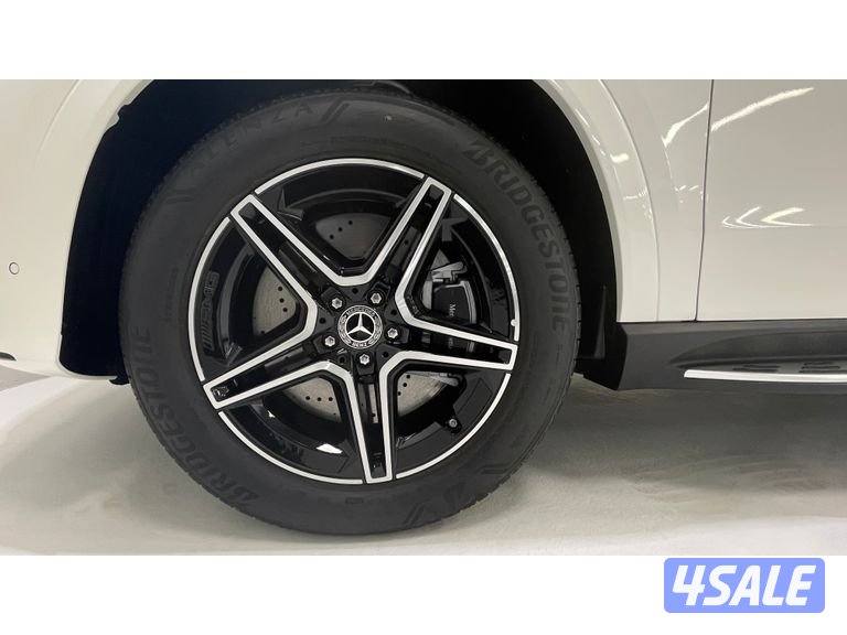 Mercedes-Benz GLE SUV8