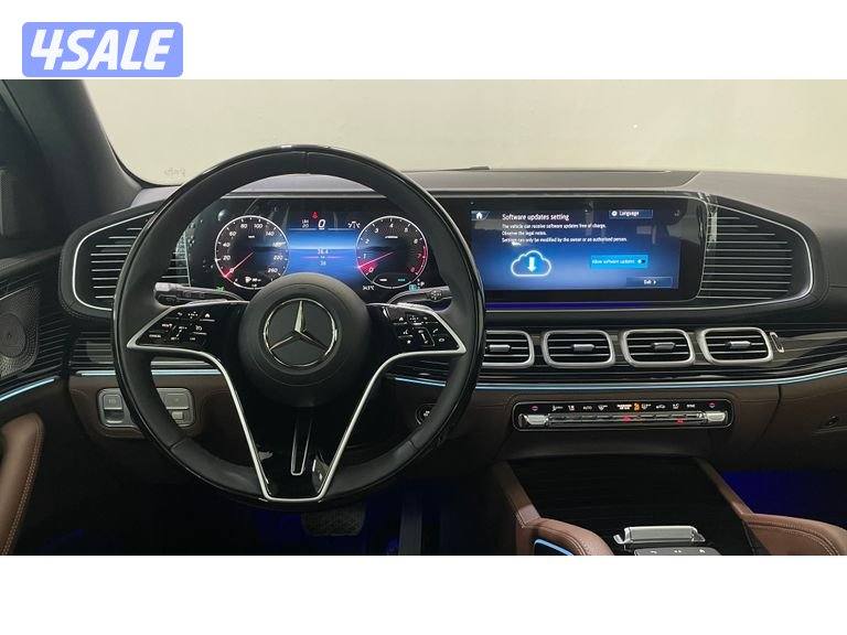 Mercedes-Benz GLE SUV12