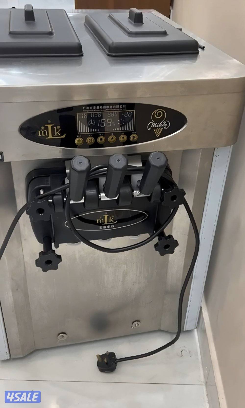 للبيع ماكينة آيس كريم0