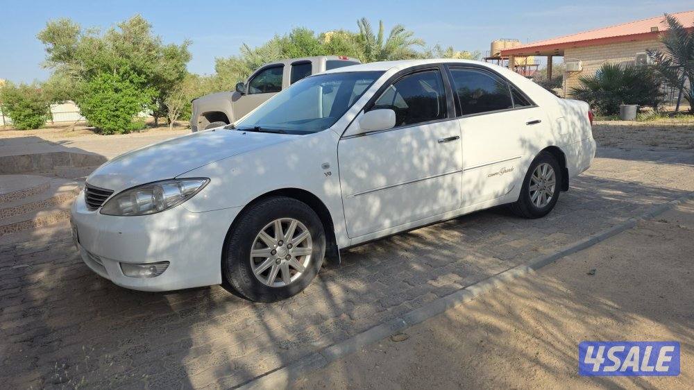 للبيع كامري 2006 v61