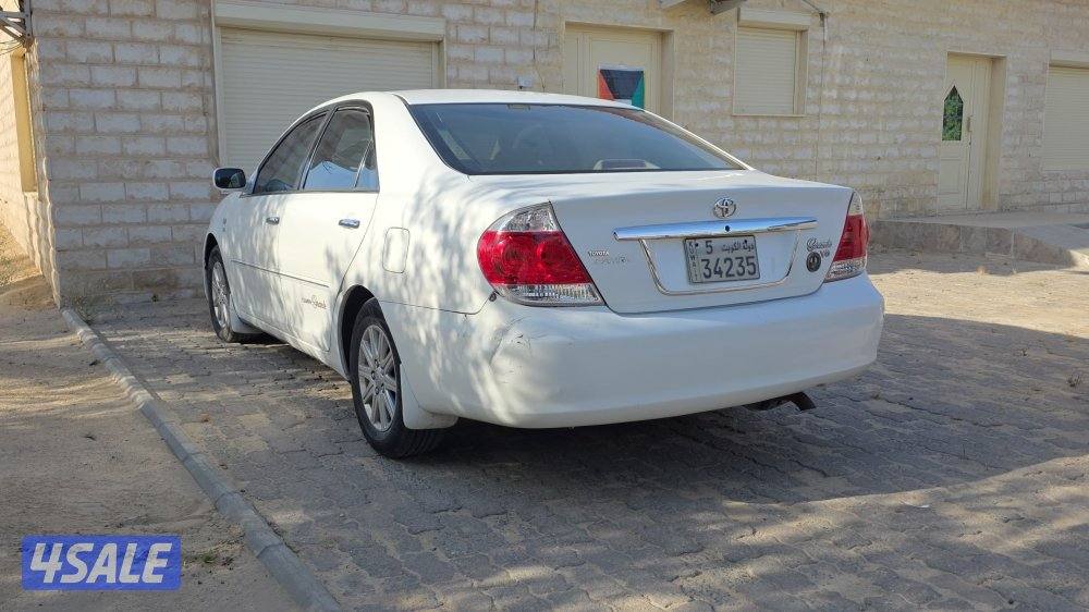 للبيع كامري 2006 v62