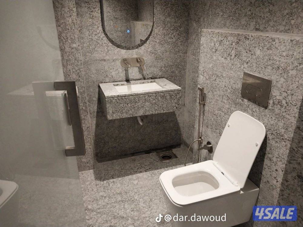 معلم سيراميك مقاولات عامه صحي وعازل وسيراميك تكسير وترميم مساح وصباغ3