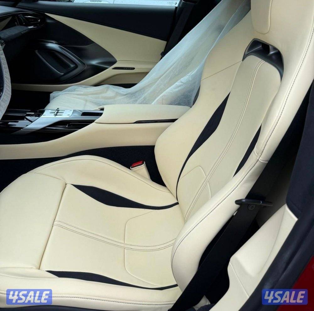 Ferrari 12Cilindri. For details you can contact us on WhatsApp3