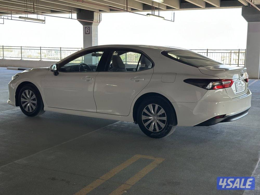 للبيع كامري موديل ٢٠٢٢ ماشية ٥٥ الف فقط3