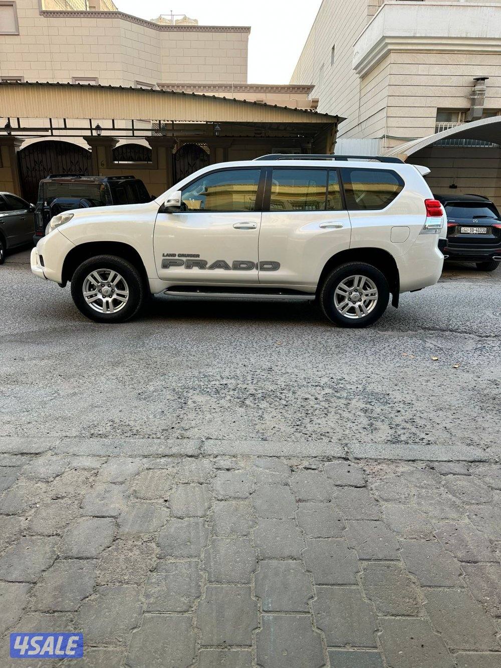 للبيع لاارغب لبدل  موديل 2013 VX   اتصل الشراء8