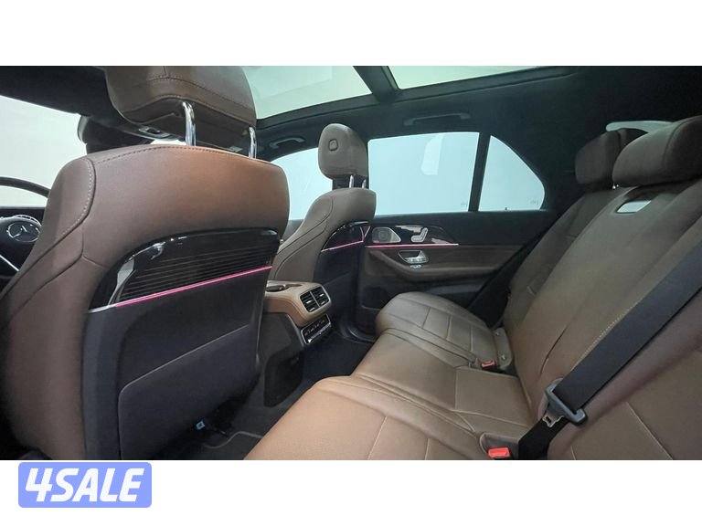 Mercedes-Benz GLE SUV13