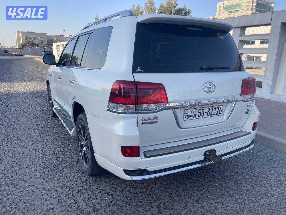 تويوتا لاندكروزر1