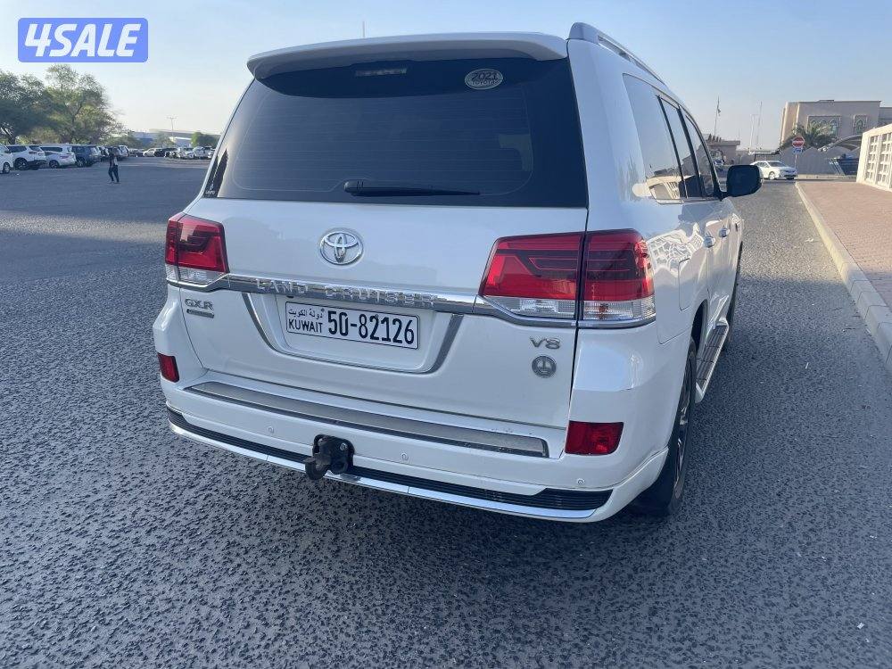 تويوتا لاندكروزر4