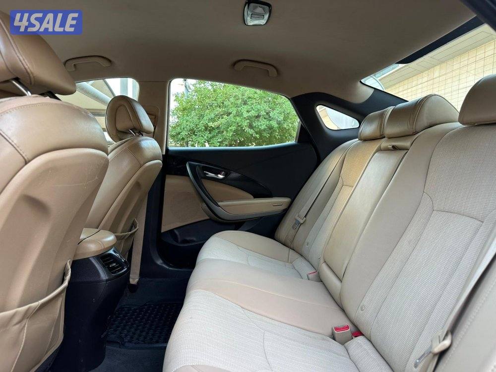 للبيع هيونداي ازيرا موديل 2014 وارد الوكاله8