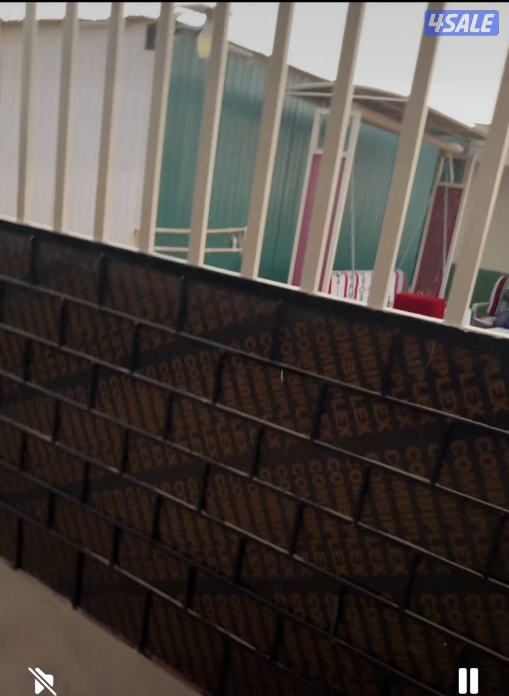 بمجرة فاخرة  خيل على شاصي الطول 6 والعرض 4 مقيمه 2 كل بمجرة 3/43