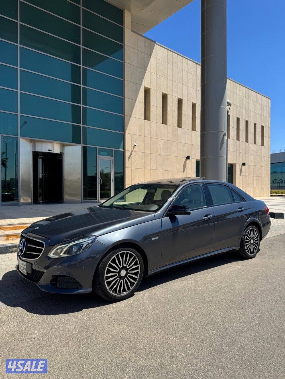 مرسيدس E300 بحاله نادره1