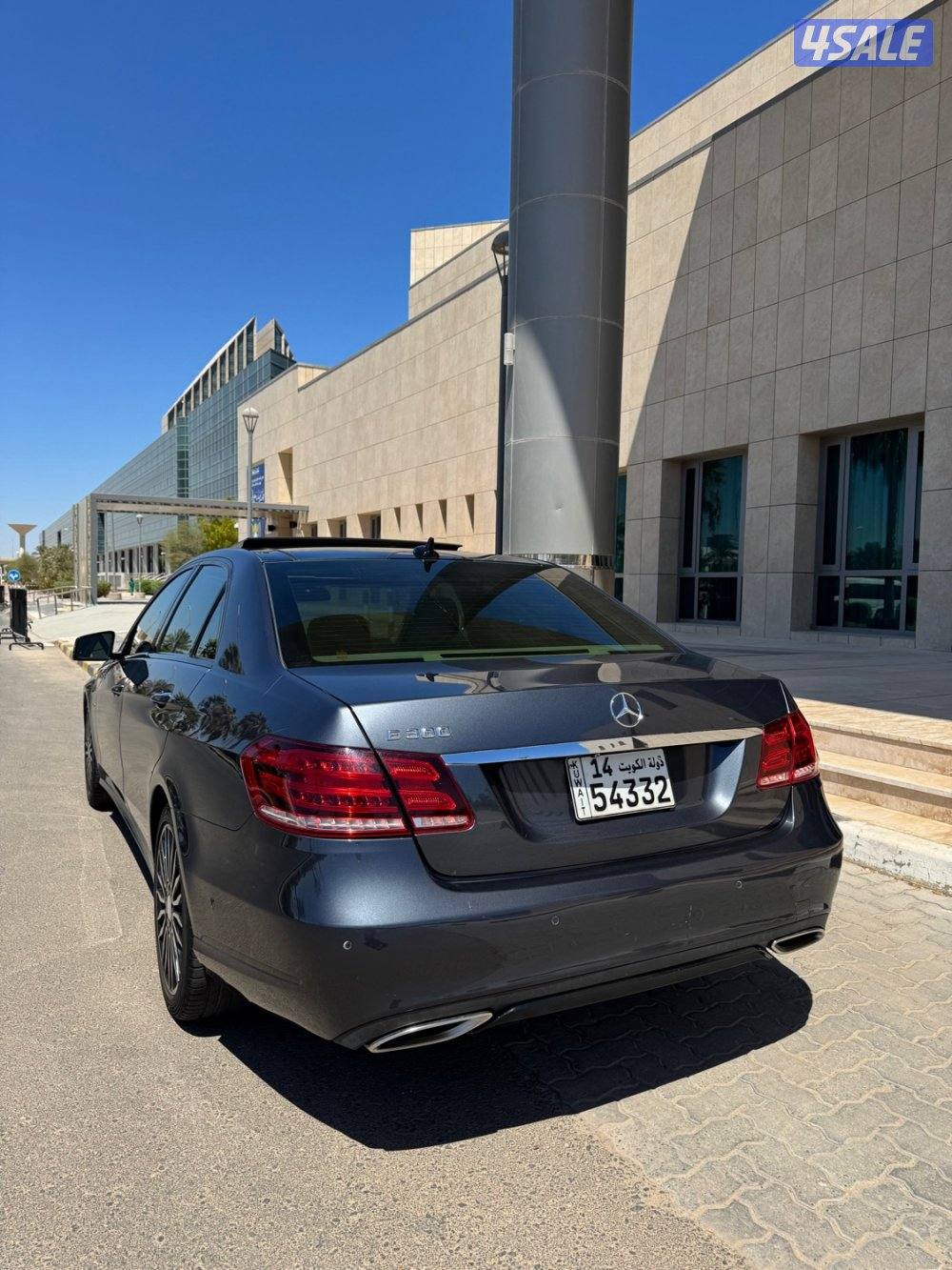 مرسيدس E300 بحاله نادره4