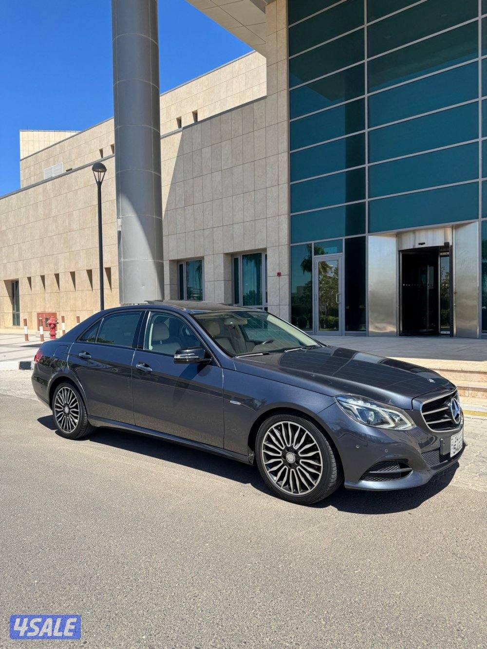 مرسيدس E300 بحاله نادره6