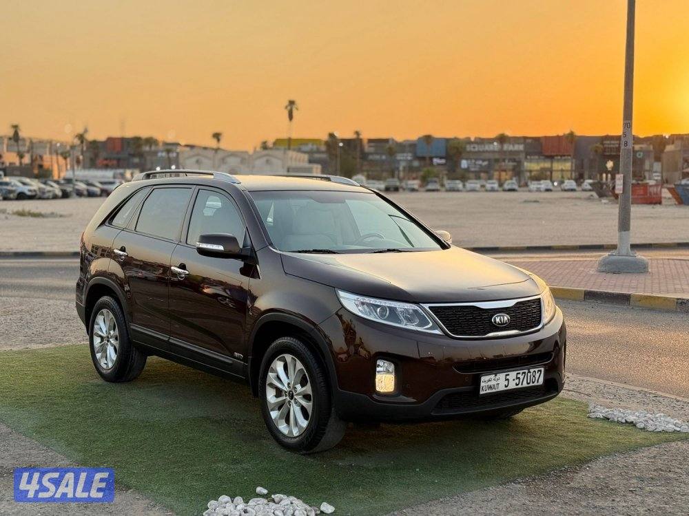 كيا سورينتو - موديل 2014 - عداد 247 - وارد المطوع - 7 راكب - شرط الفحص1