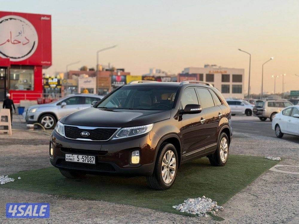 كيا سورينتو - موديل 2014 - عداد 247 - وارد المطوع - 7 راكب - شرط الفحص0