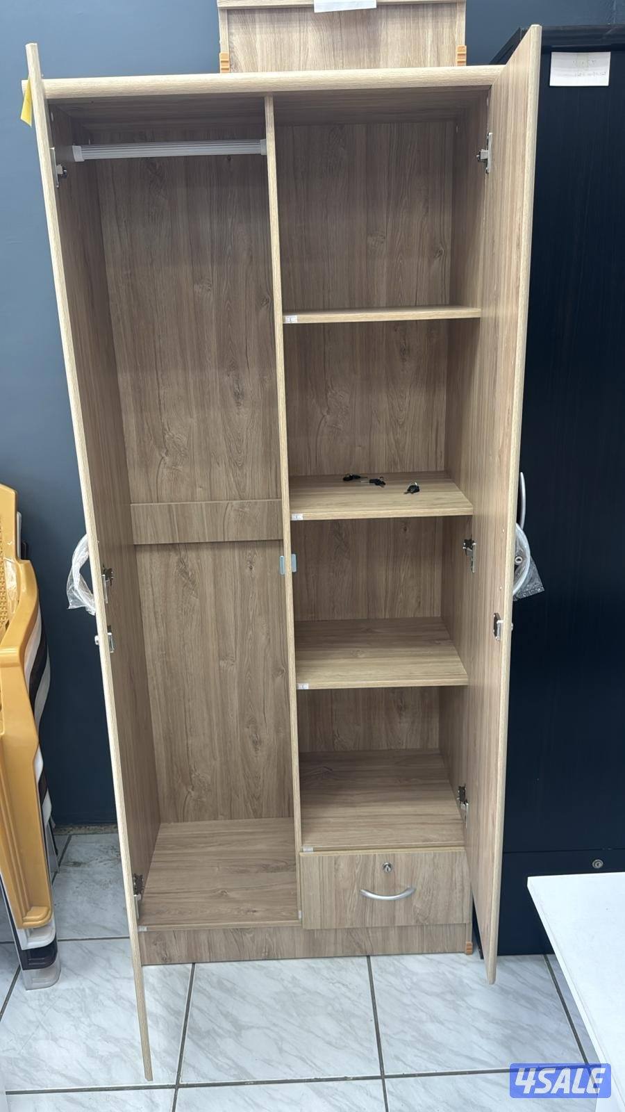 كبتات للبيع ٢ باب ارفف وعلاق8