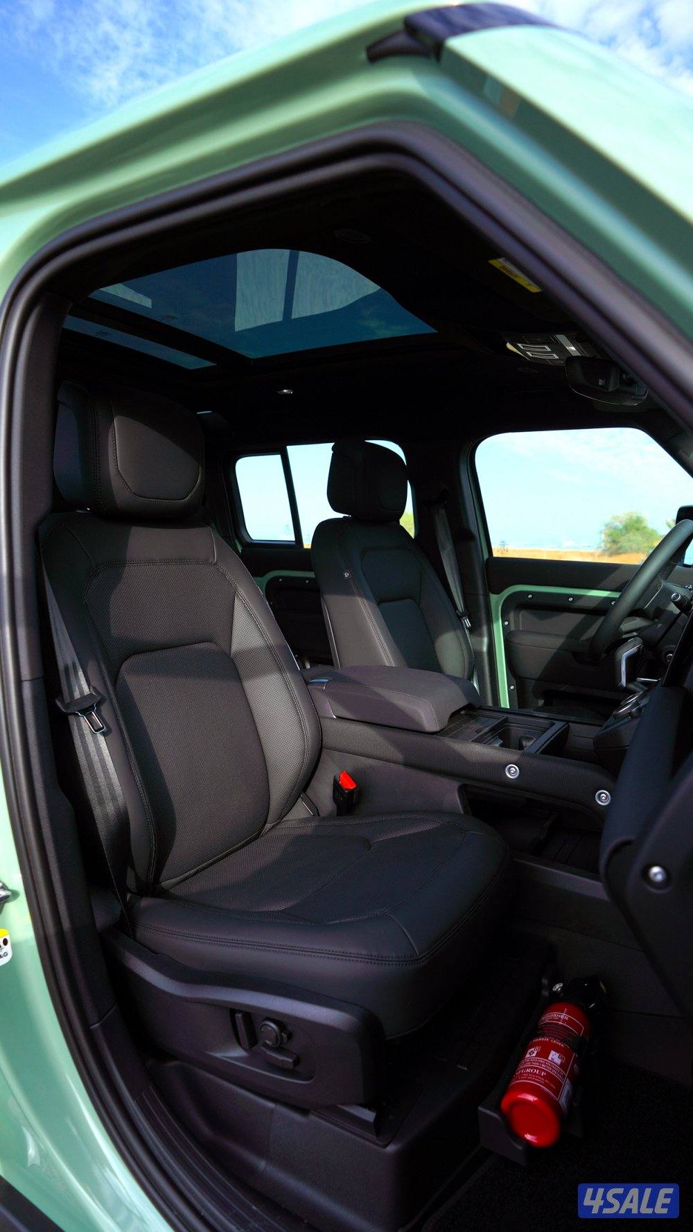 2023 Defender 75th13