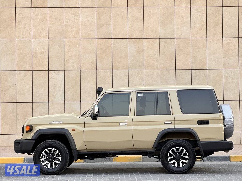 لاندكروزر نص / ٢٠٢٥1