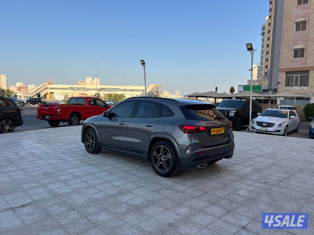 مرسيدس 2024/GLA200 ماشي 30 الف بحالة الوكاله صبغ الوكاله7