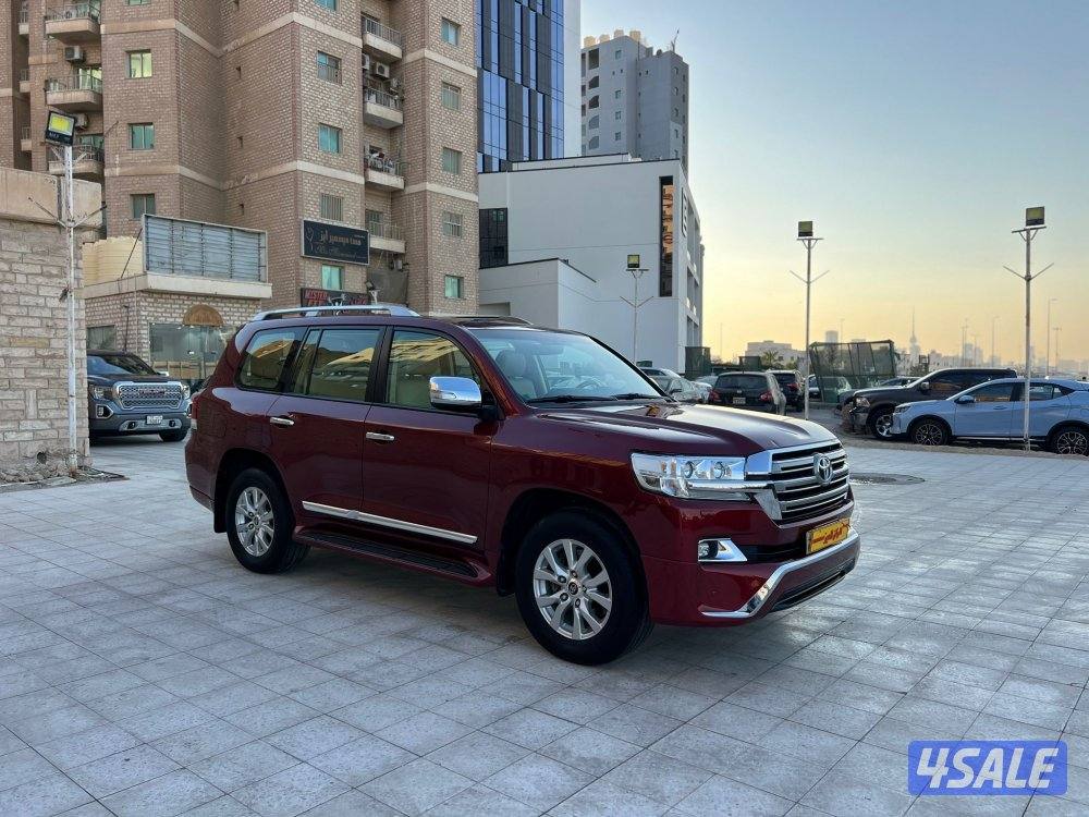 لاند كروزر 2016 GX.R ماشي 120 الف بحالة الوكاله صبغ الوكاله شرط الفحص2