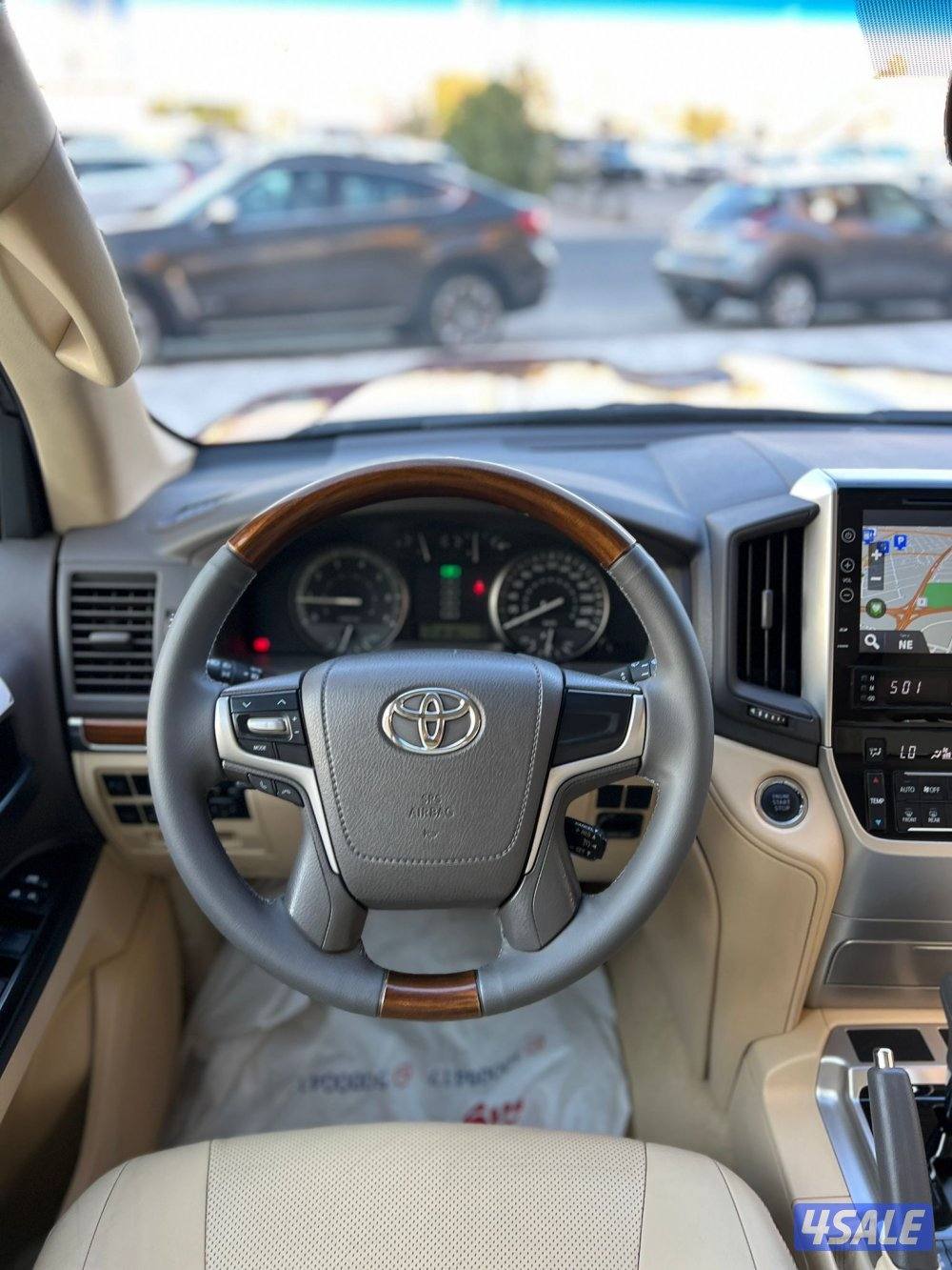 لاند كروزر 2016 GX.R ماشي 120 الف بحالة الوكاله صبغ الوكاله شرط الفحص10