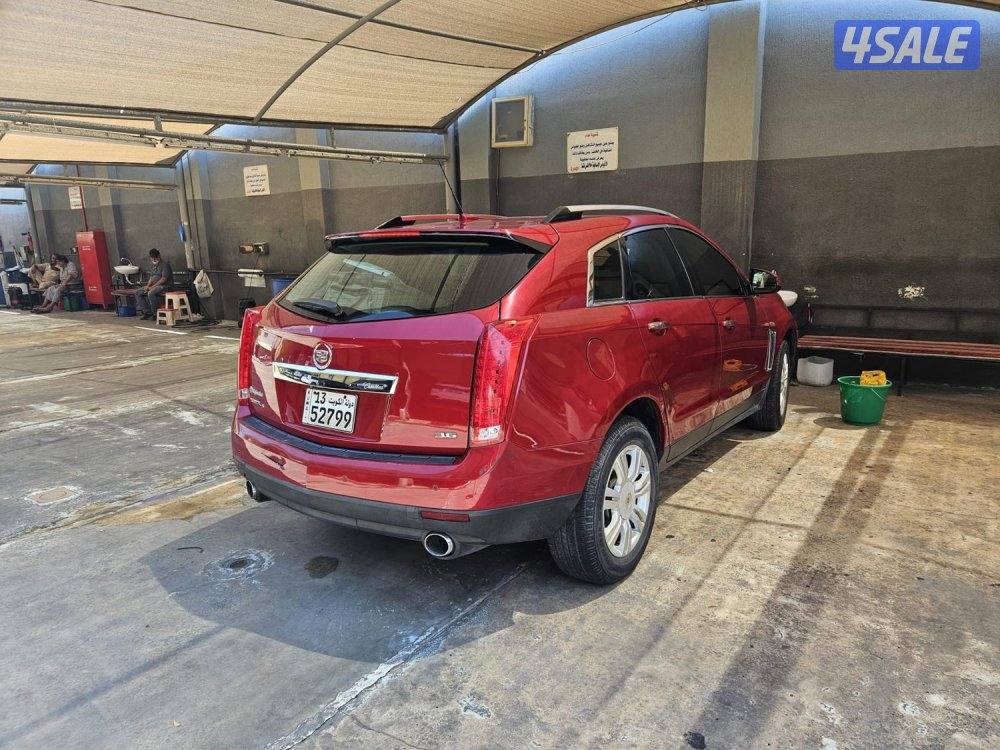 للبيع جيب كاديلاك srx3