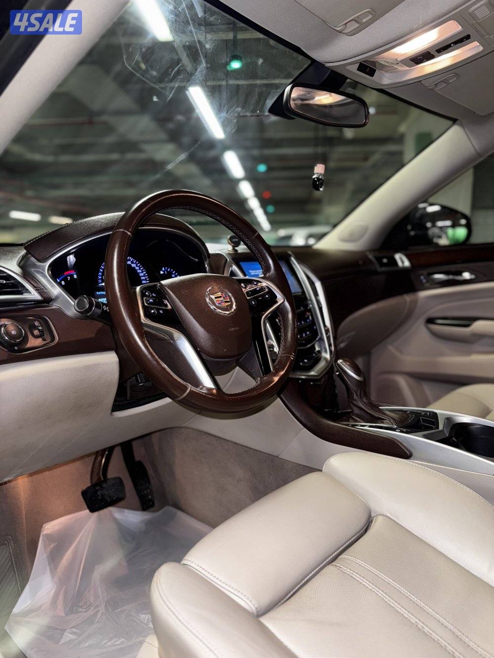 كاديلاك SRX عداد 115 الف فقط2