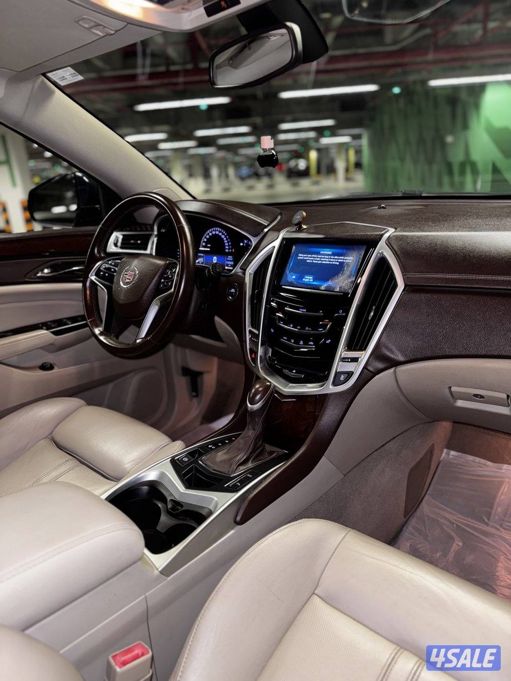 كاديلاك SRX عداد 115 الف فقط4