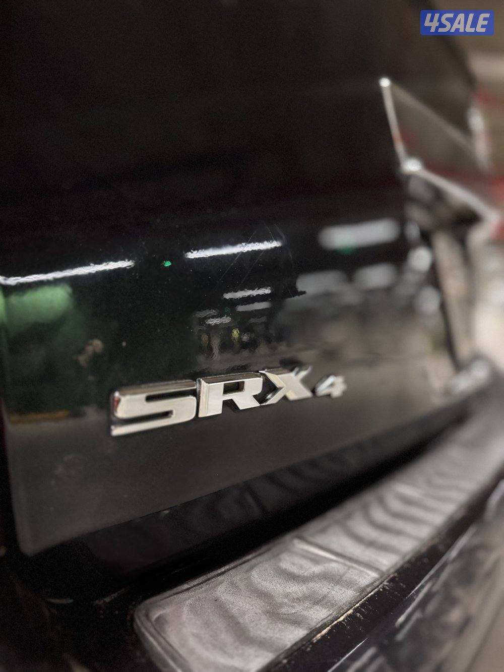 كاديلاك SRX عداد 115 الف فقط7