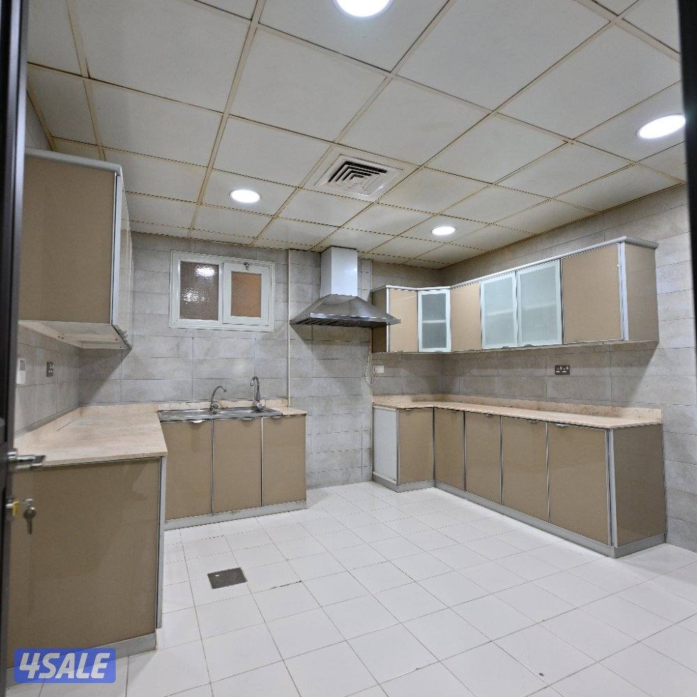 بيت دوبلكس للإيجار في منطقة اشبيلية بمساحة 272 متر / مخصص للعائلات3