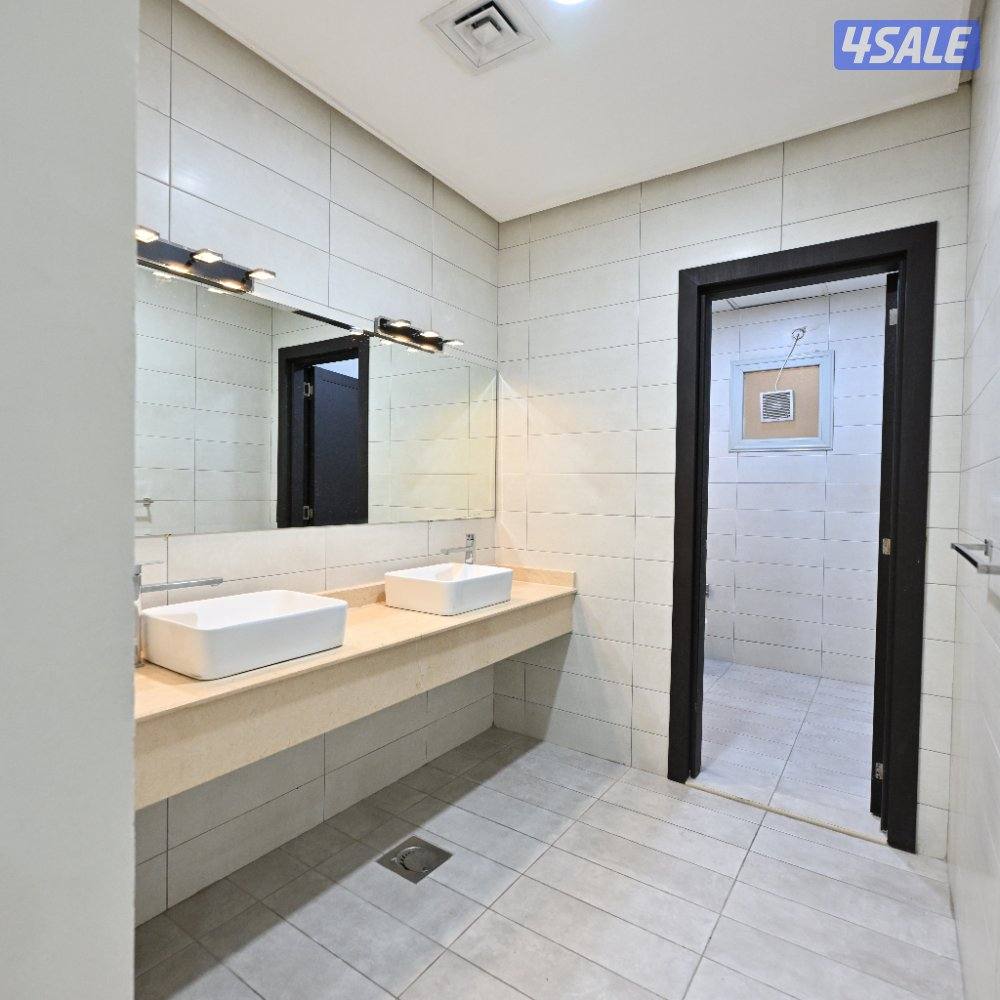 بيت دوبلكس للإيجار في منطقة اشبيلية بمساحة 272 متر / مخصص للعائلات4