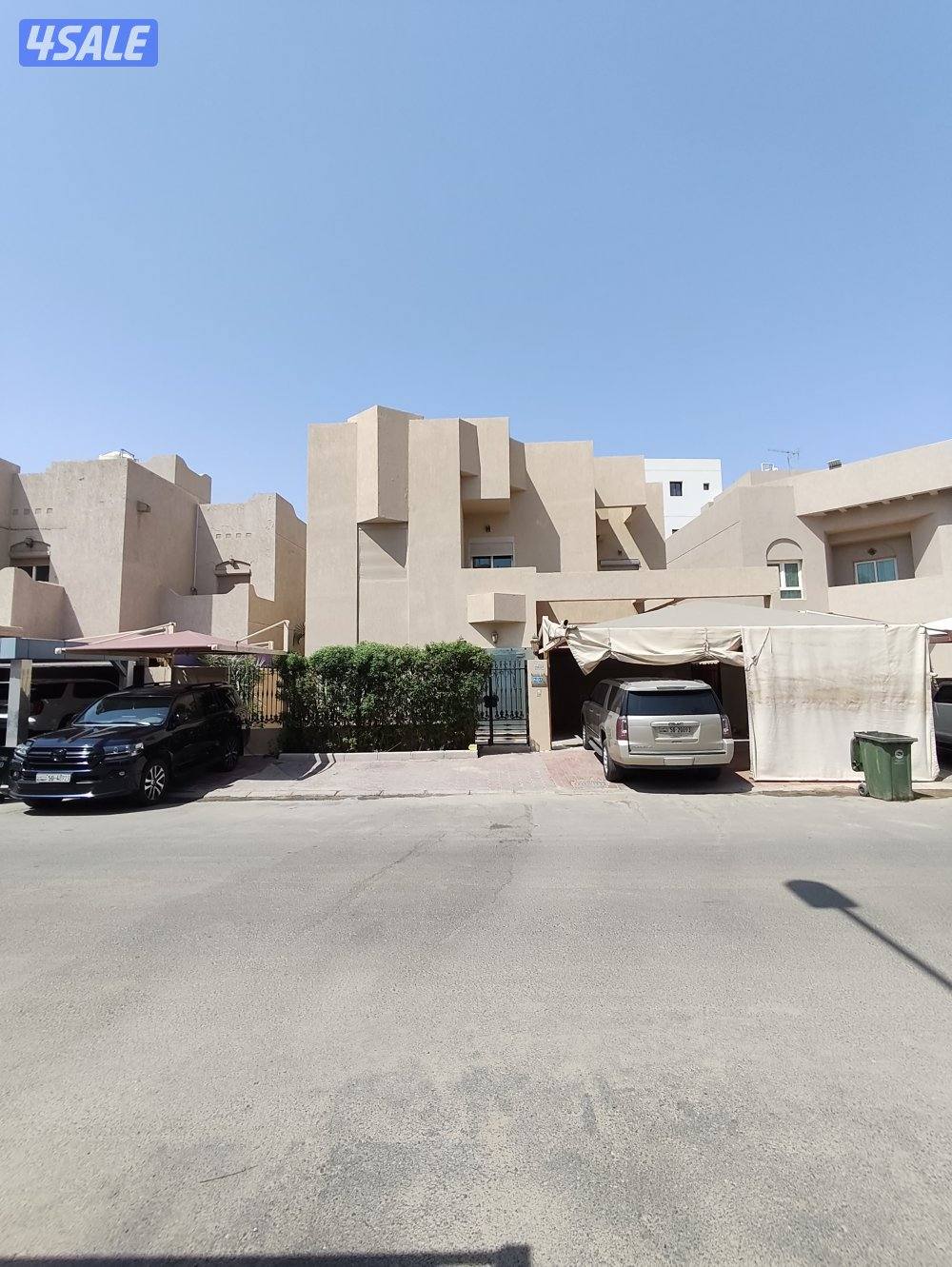 للبيع بيت في الشهداء0