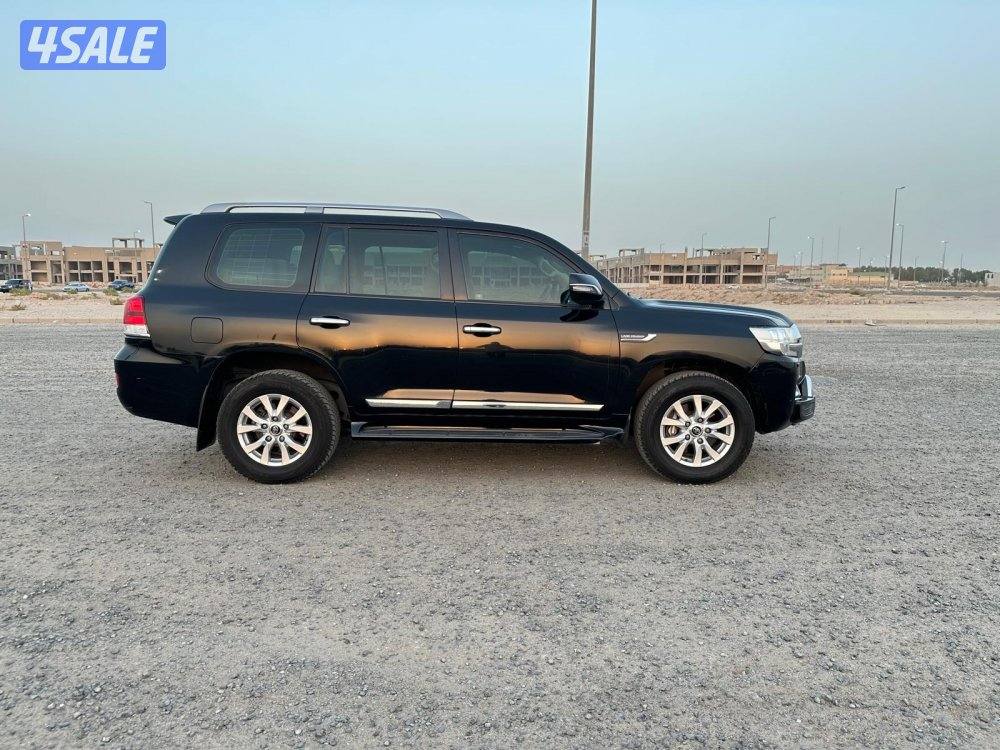 لاندكروزر 2020 عداد قليل بحالة ممتازة5