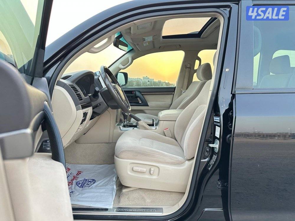 لاندكروزر 2020 عداد قليل بحالة ممتازة8