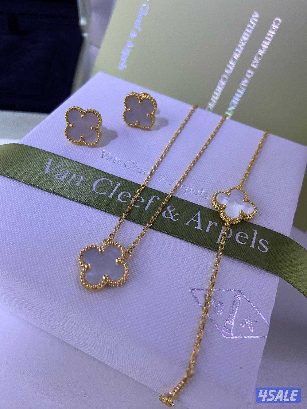 لدينا أقوي تشكيلة من الاكسسوارات النسائية ماستر كوالتي9