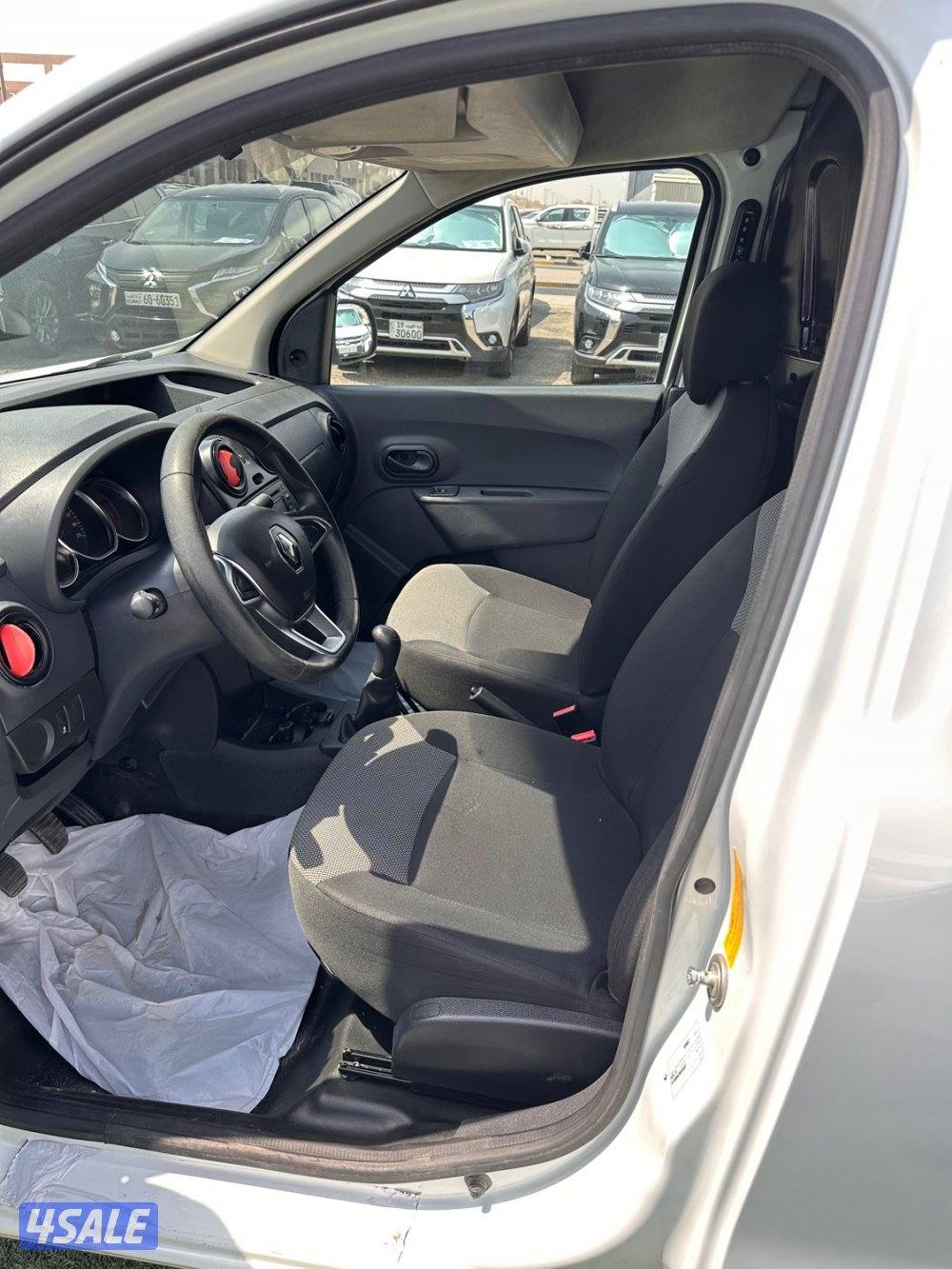 🚘 رينو دوكر 2021  عداد 91الف9