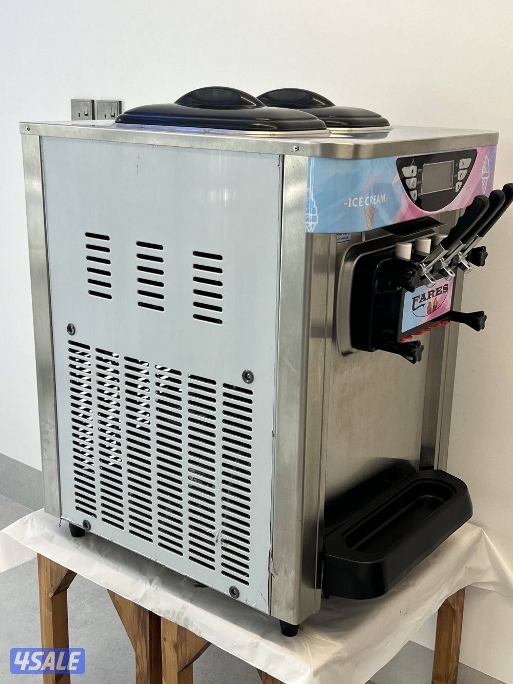مكينة آيس كريم ٣ نكهات2