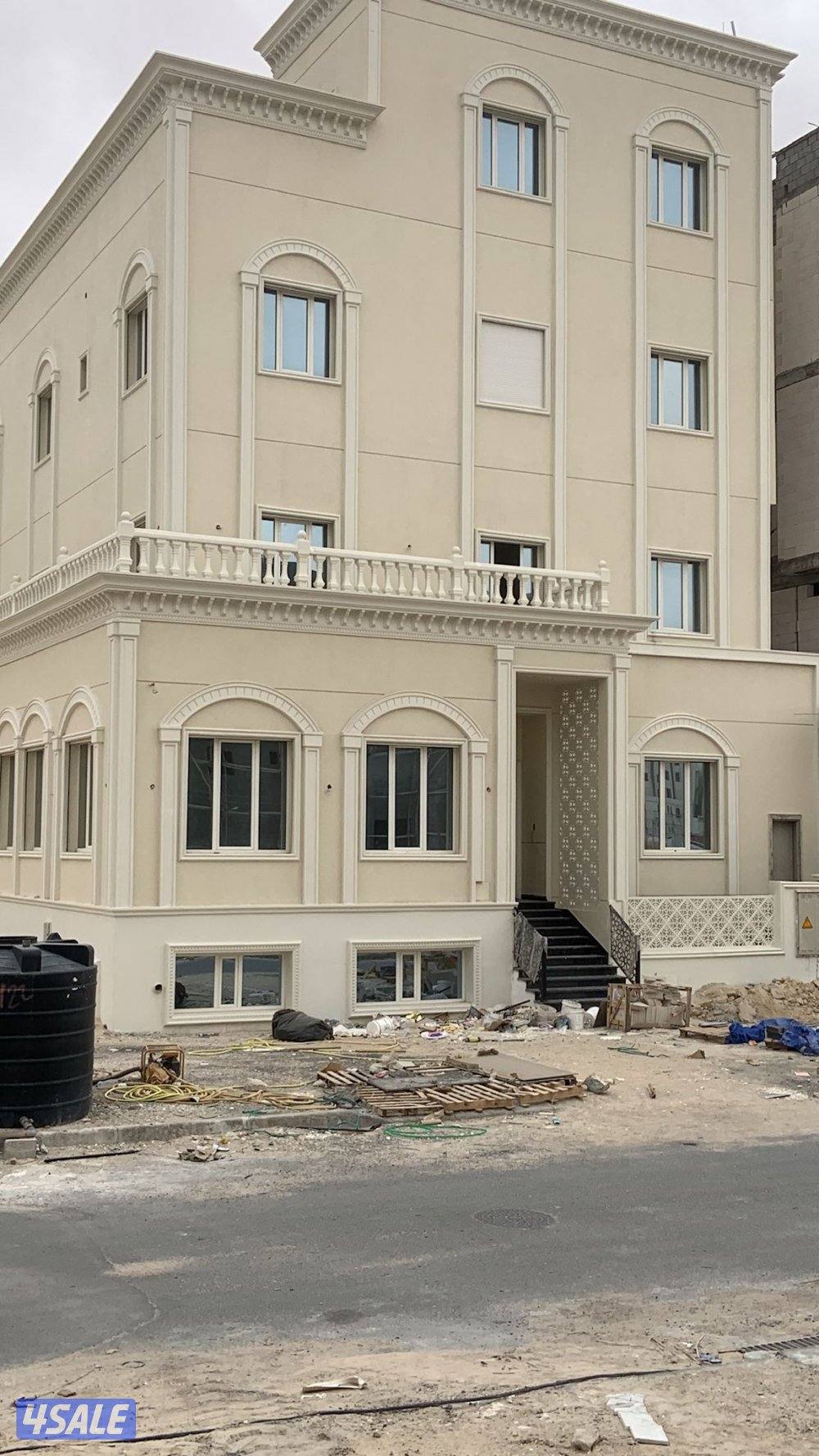 للبيع بالمطلاع ٣ ادوار وربع 👍 للبيع موقع بالمطلاع راس ٣جهات 🏣 دورين0