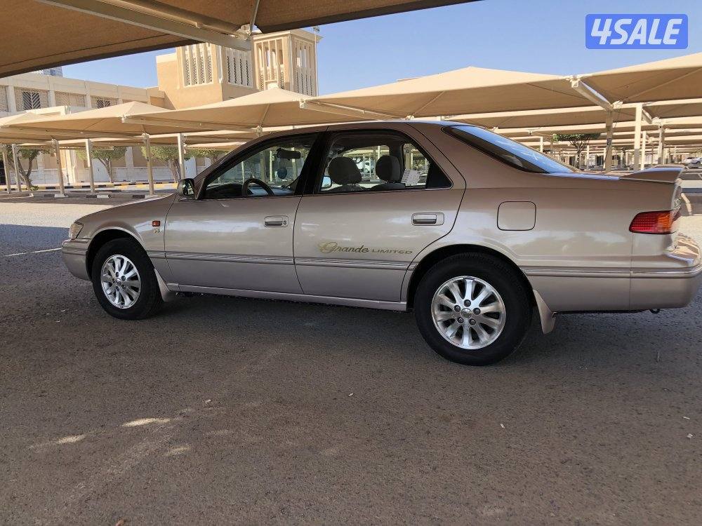 للبيع كامري موديل ٢٠٠٢ لمتد3