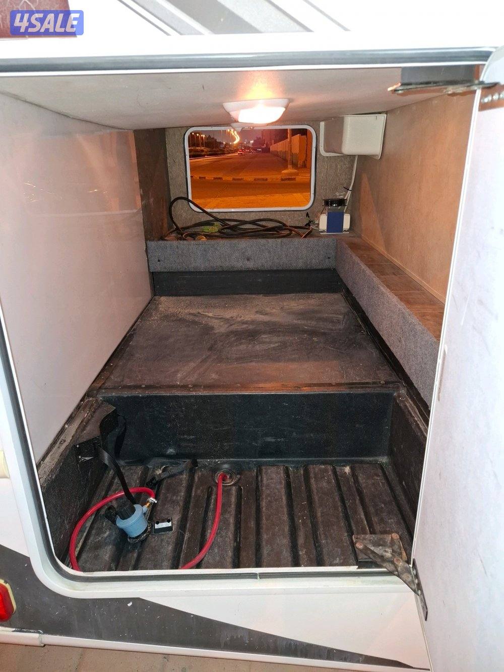 للبيع كرفان ACE ثور 10 سلندر فورد8