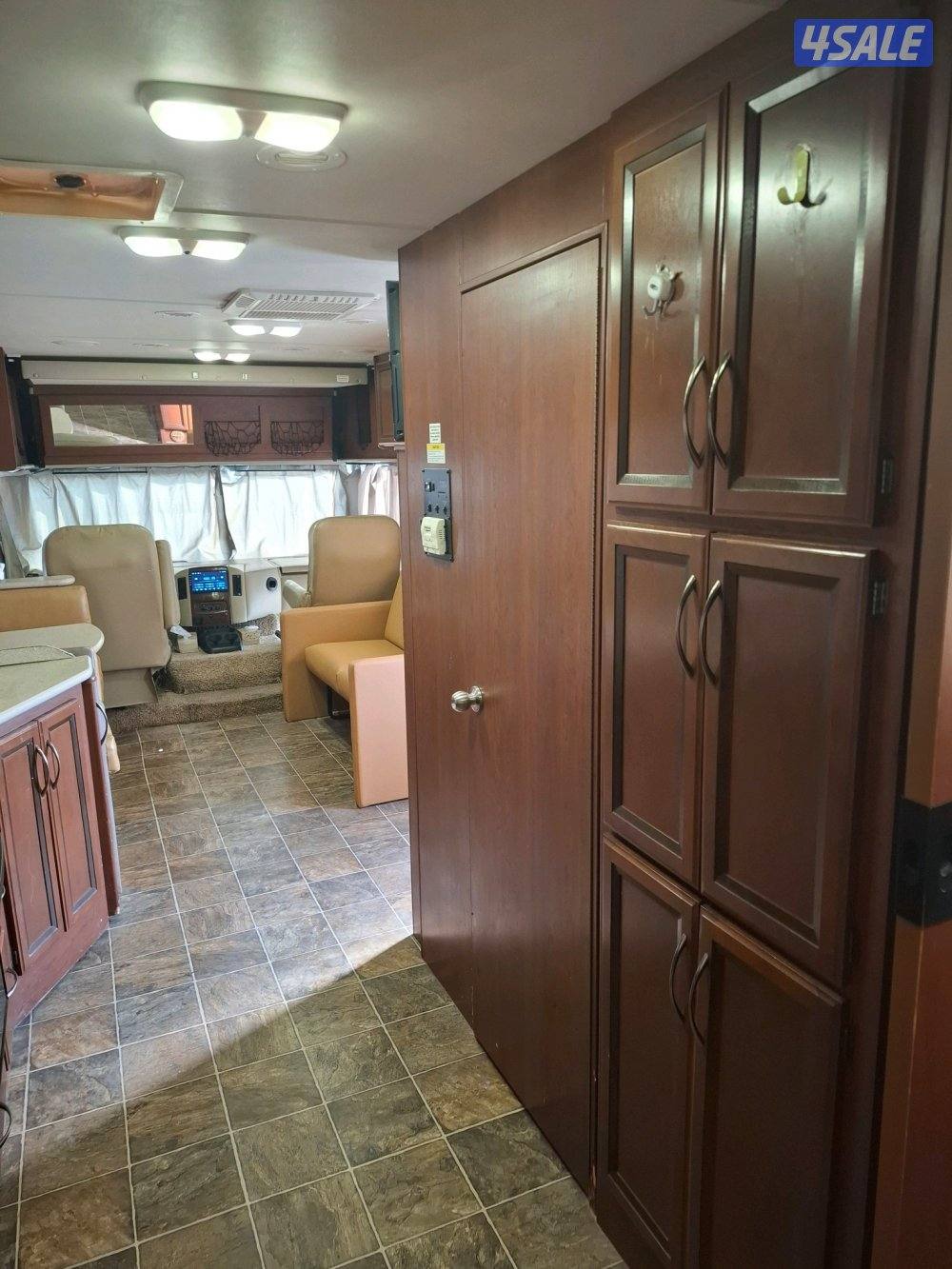 للبيع كرفان ACE ثور 10 سلندر فورد12