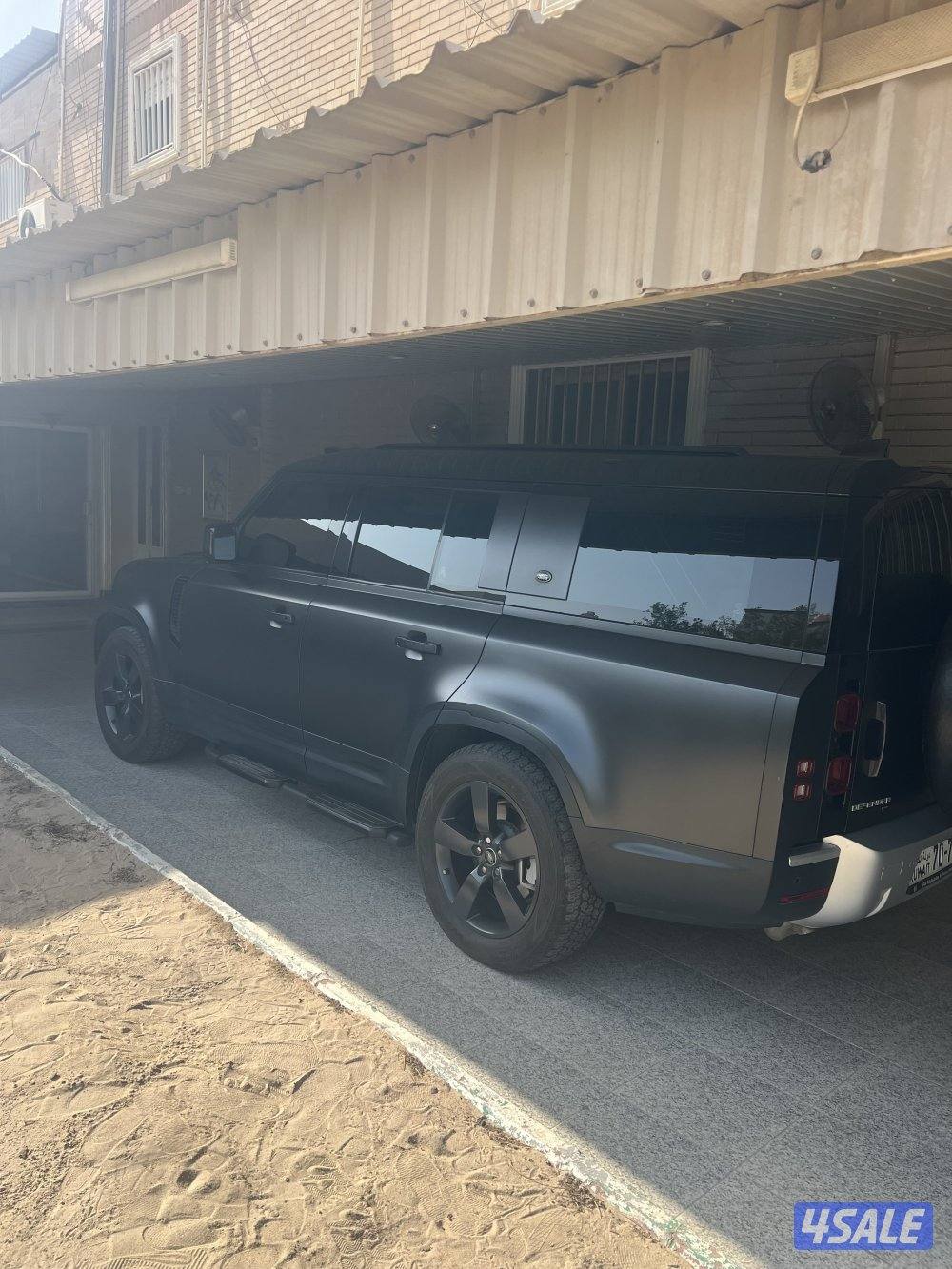 ديفندر 130 لارج  الغانم 2023  عداد 68  رمادي مطفي1