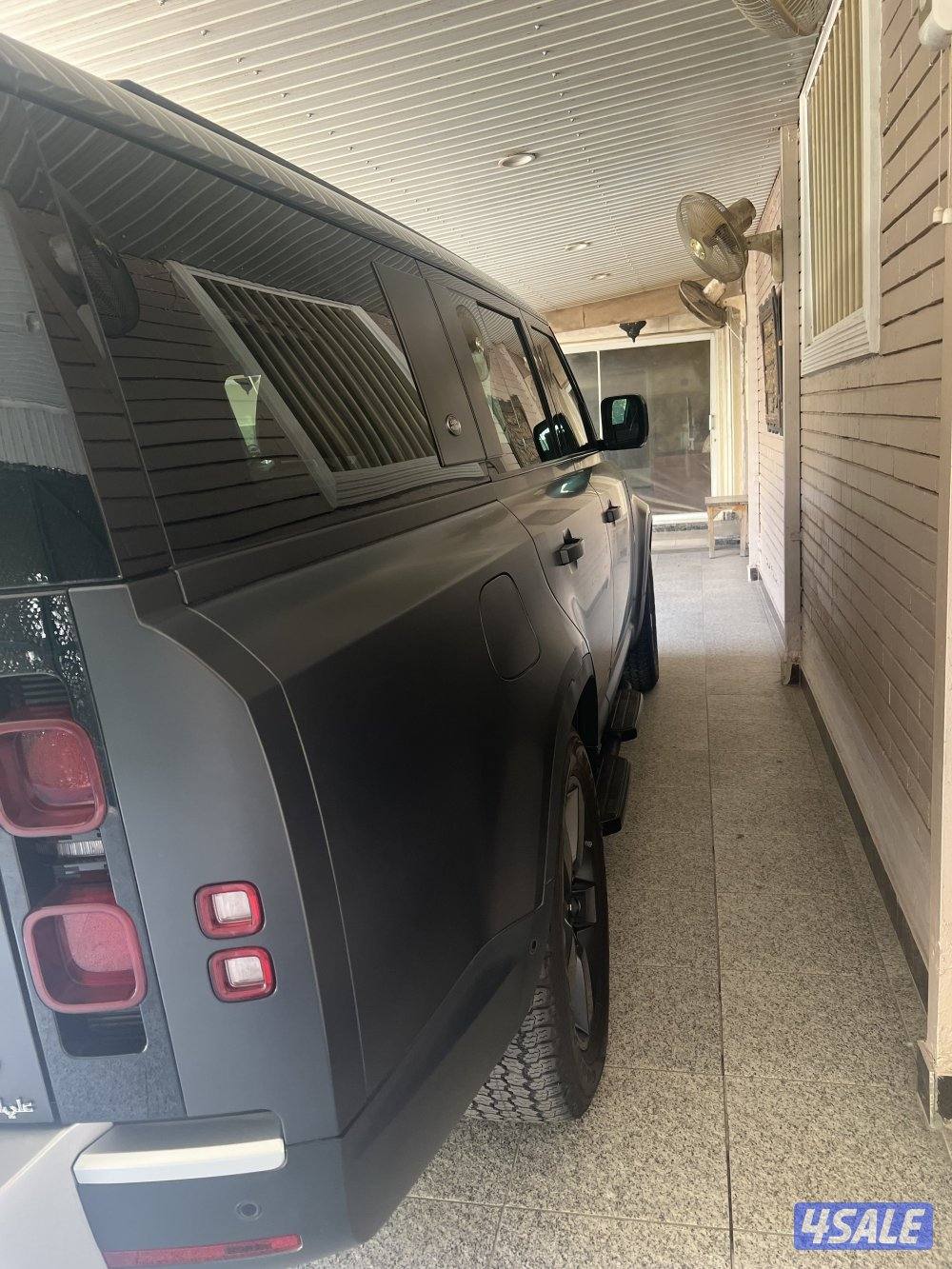 ديفندر 130 لارج  الغانم 2023  عداد 68  رمادي مطفي5