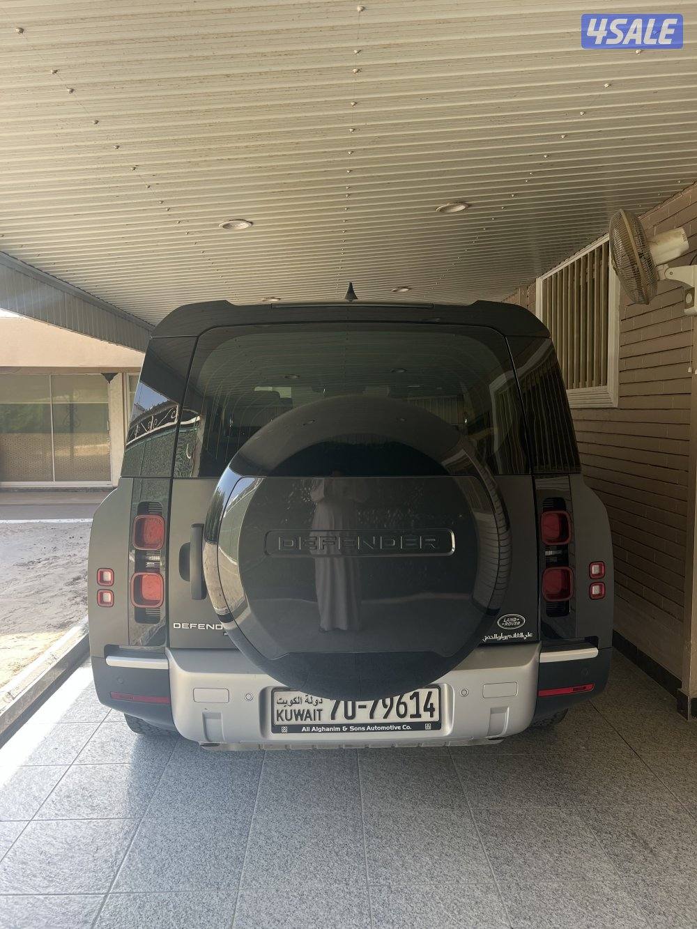 ديفندر 130 لارج  الغانم 2023  عداد 68  رمادي مطفي9