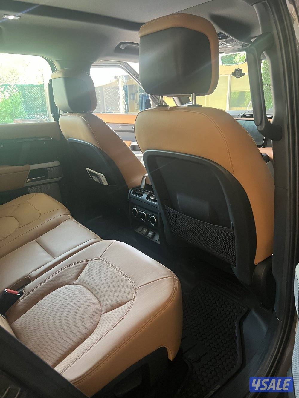 ديفندر 130 لارج  الغانم 2023  عداد 68  رمادي مطفي12