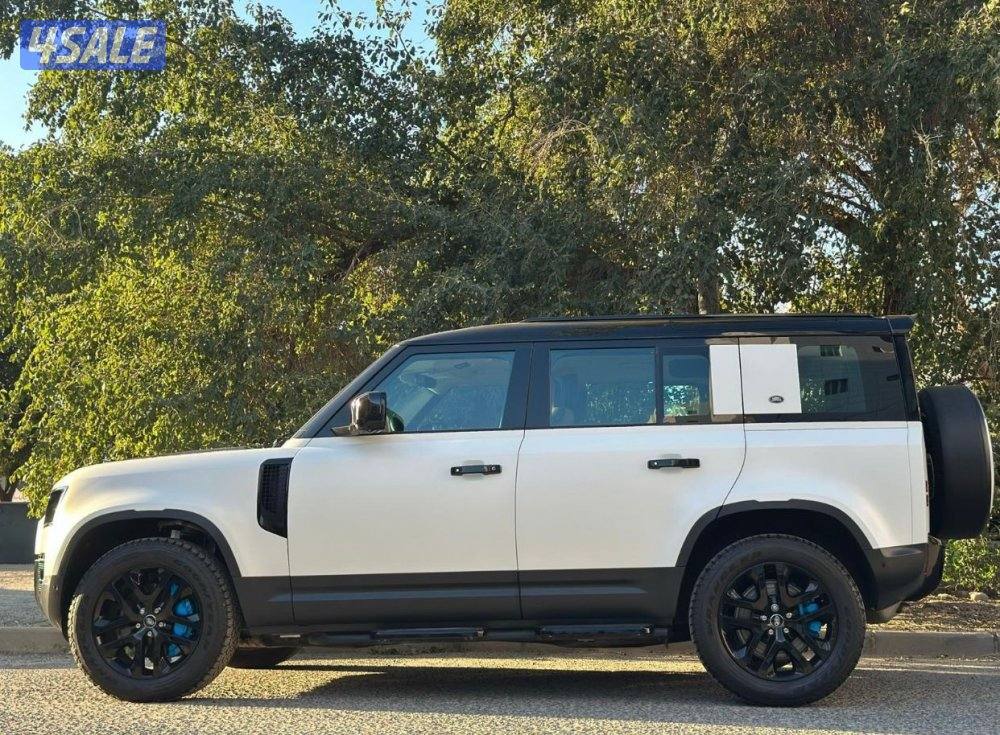 للبيع DEFENDER HSE  ‏P400 موديل 2024 بحالة الوكاله ماشي 16 الف فقط2