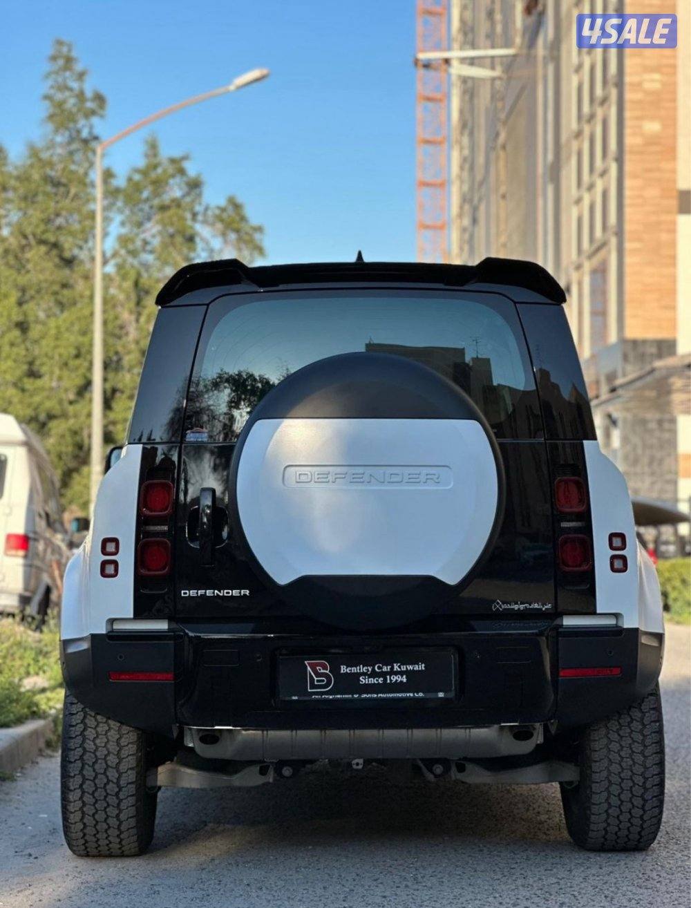 للبيع DEFENDER HSE  ‏P400 موديل 2024 بحالة الوكاله ماشي 16 الف فقط4