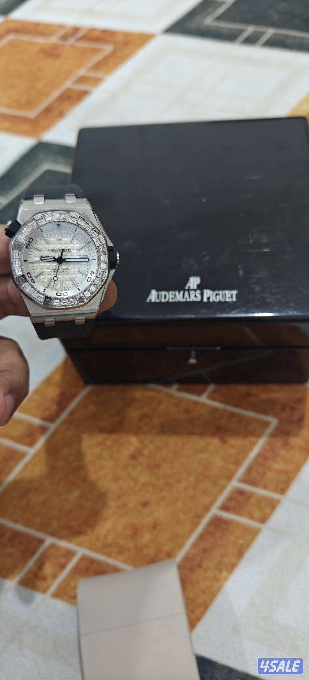 للبيع ساعه AP سنغفوريه ماتفرق بينها وبين الاصل2