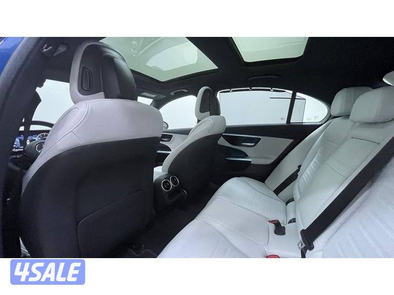 Mercedes-Benz C-Class10