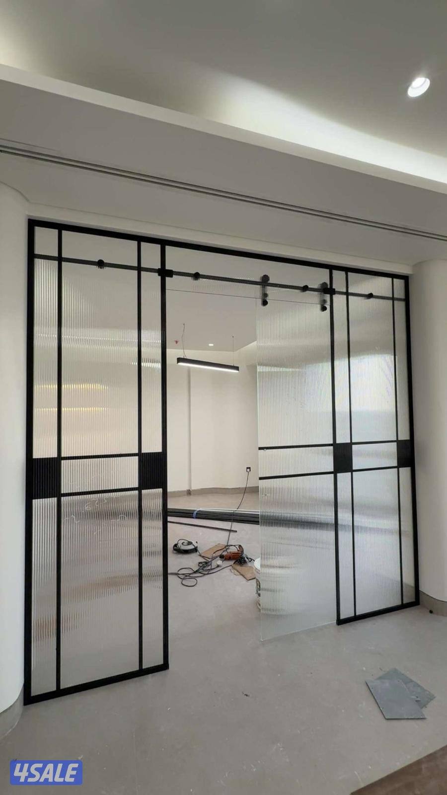 فني زجاج والمنيوم7